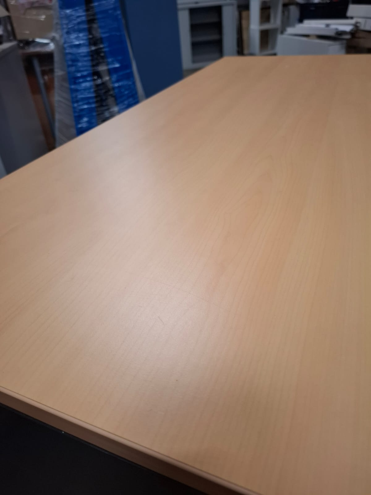 Armoire de bureau métallique gris et noir avec plateau bois – L120 cm