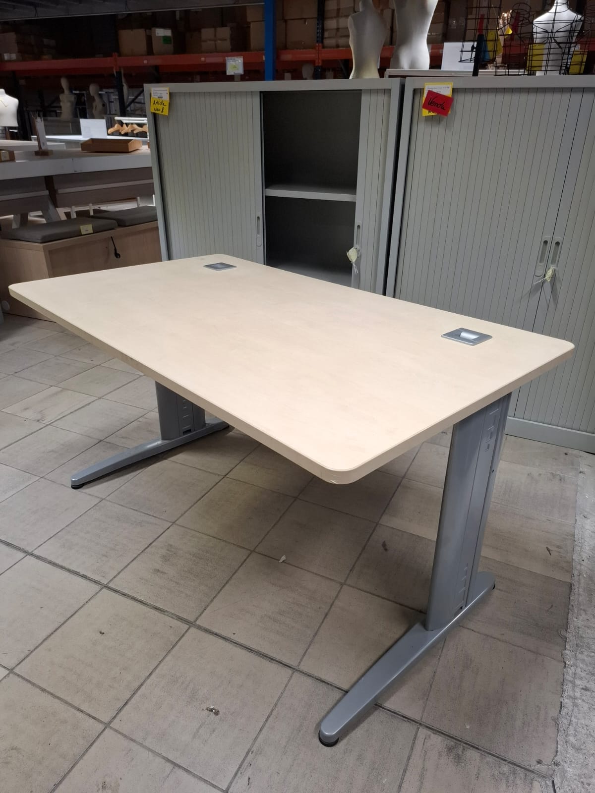 Bureau droit gris en bois et métal – L140 cm