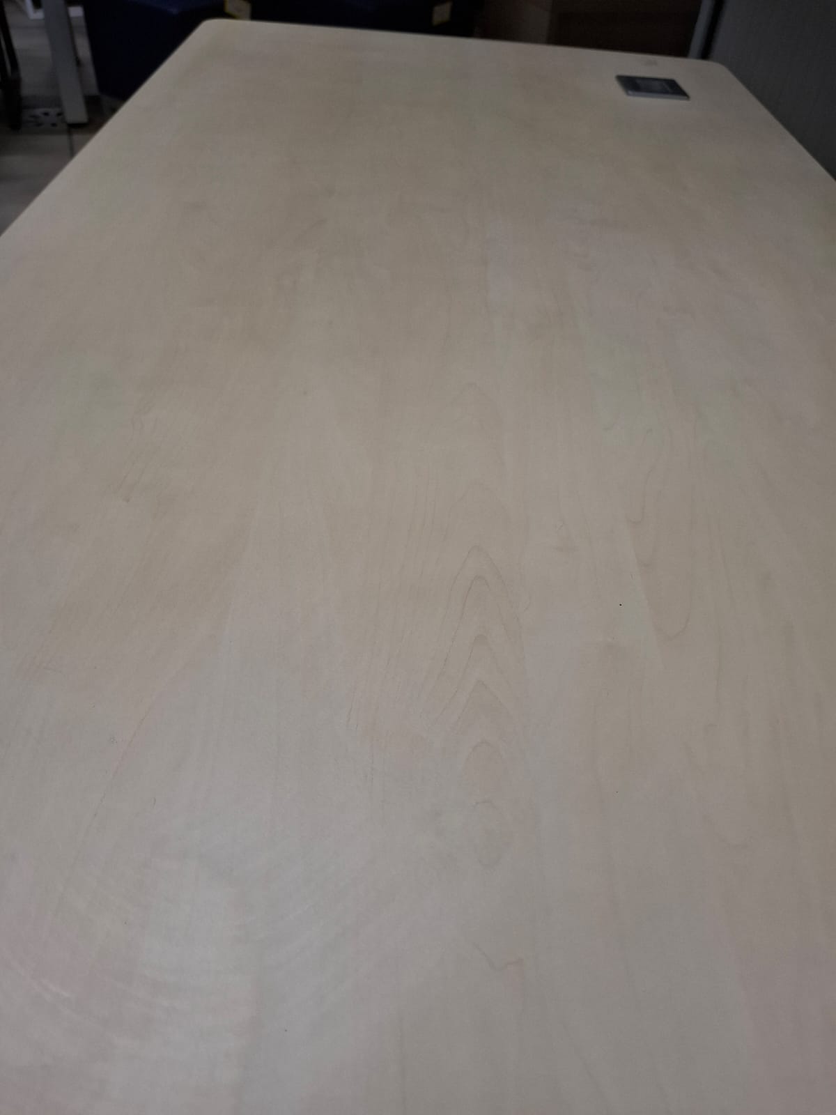 Bureau droit gris en bois et métal – L140 cm