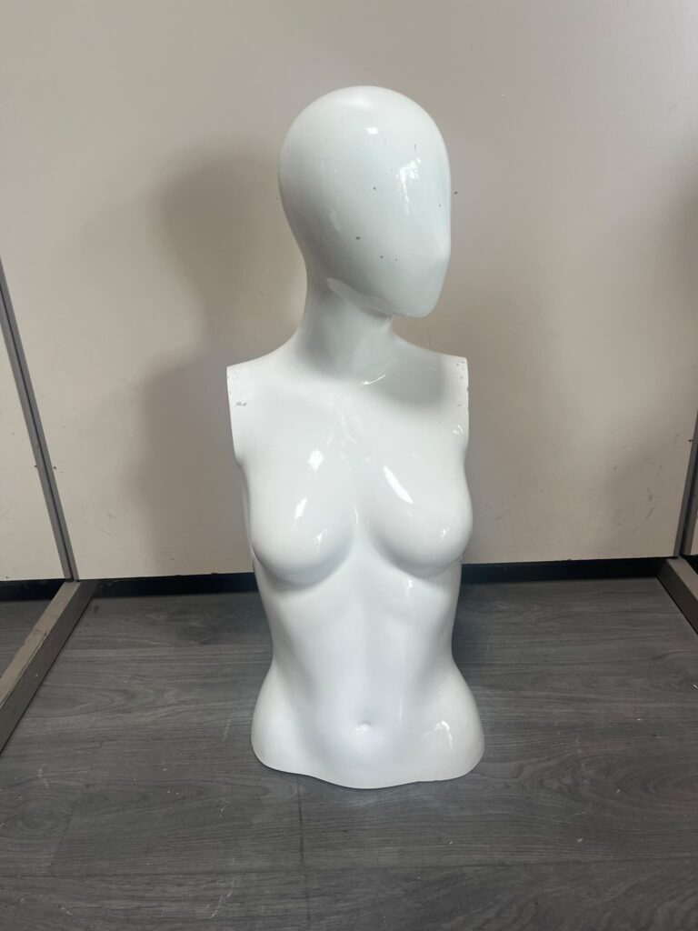 Mannequin buste femme blanc en fibre de verre – H72 cm