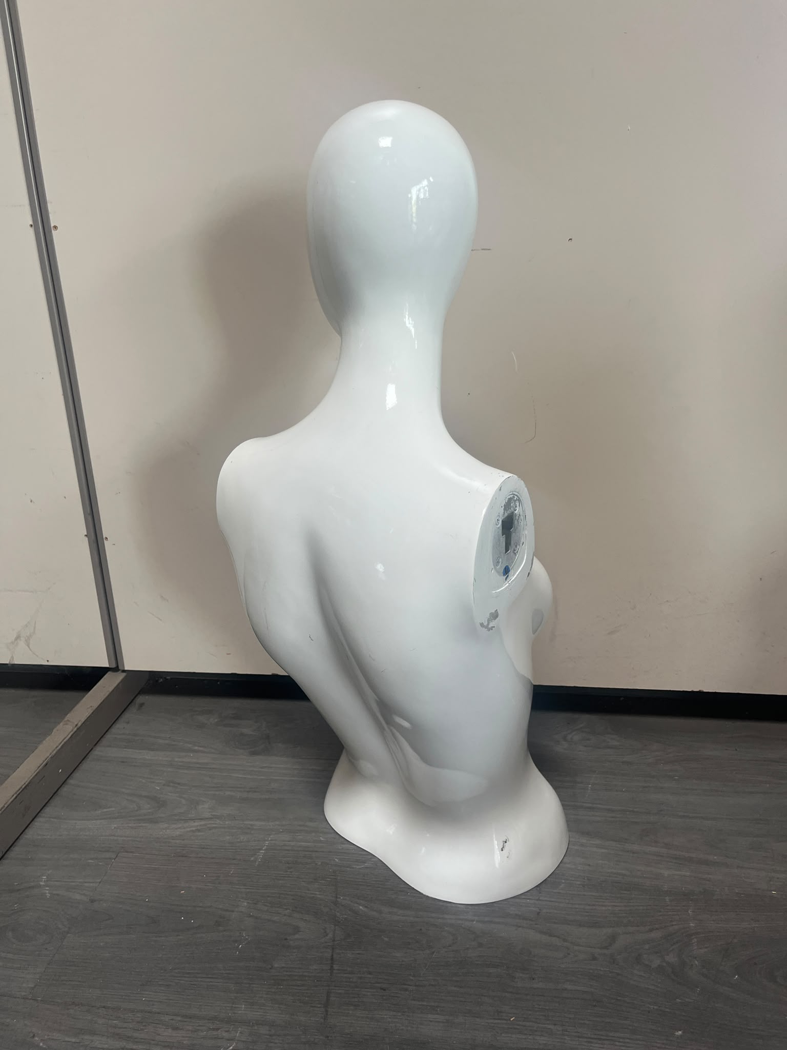 Mannequin buste femme blanc en fibre de verre – H72 cm