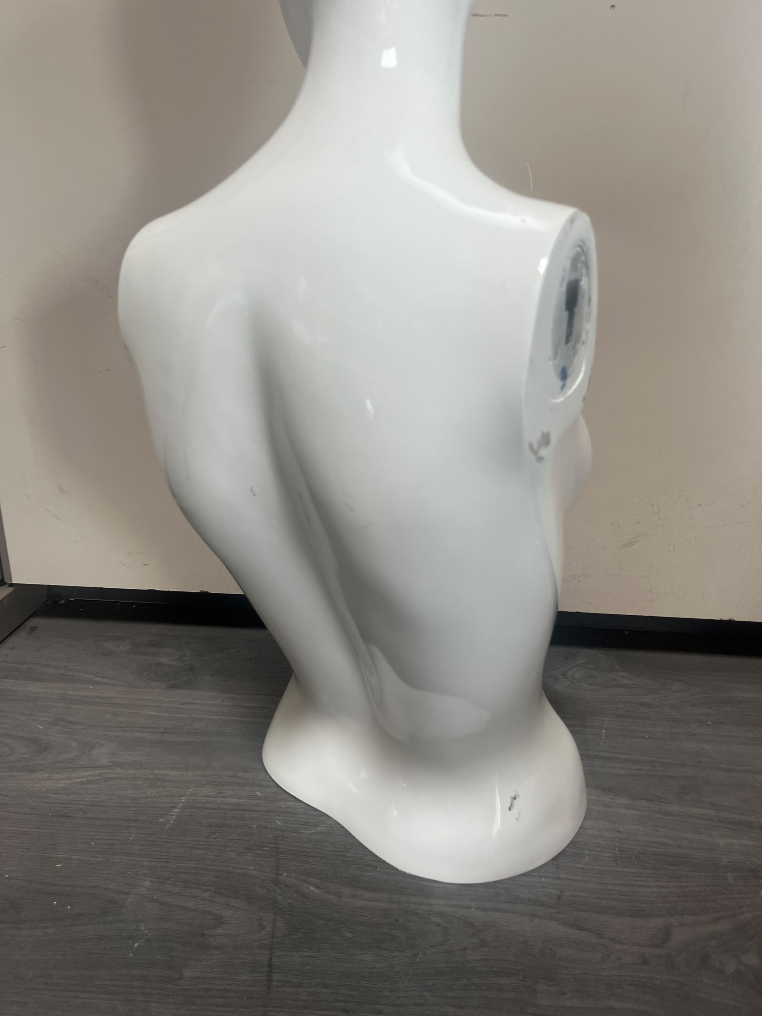 Mannequin buste femme blanc en fibre de verre – H72 cm