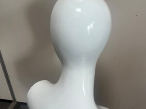 Mannequin buste femme blanc en fibre de verre – H72 cm