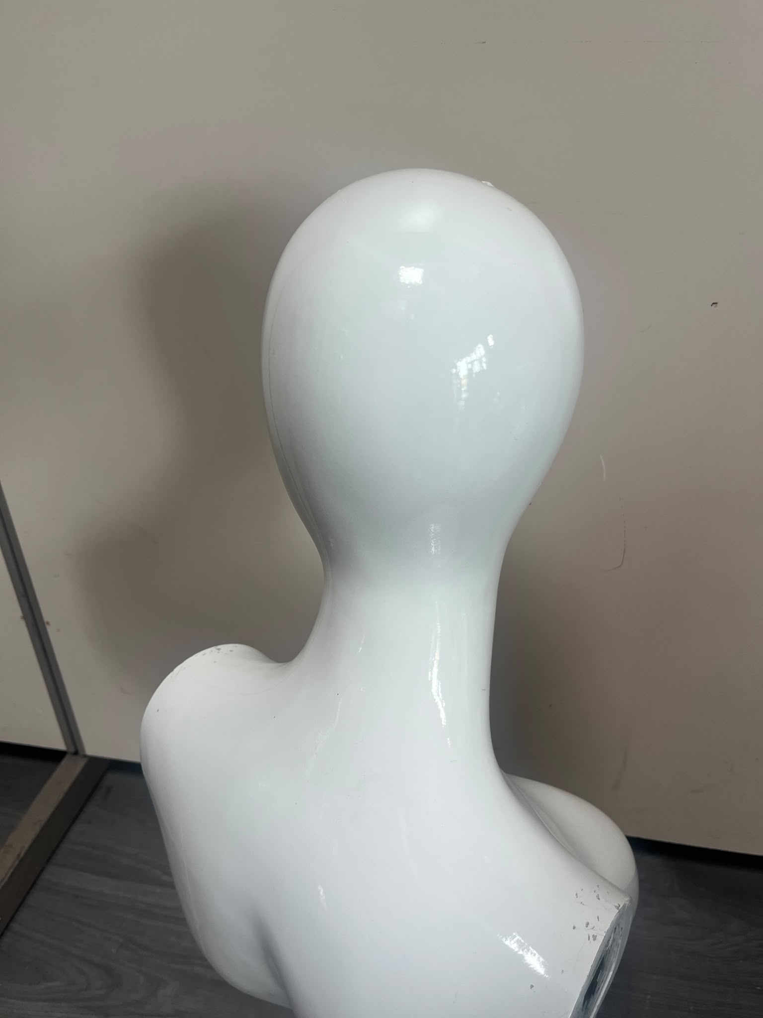 Mannequin buste femme blanc en fibre de verre – H72 cm