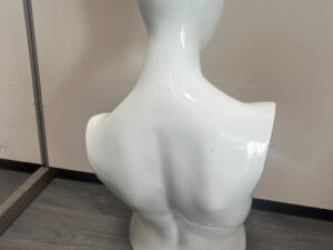 Mannequin buste femme blanc en fibre de verre – H72 cm