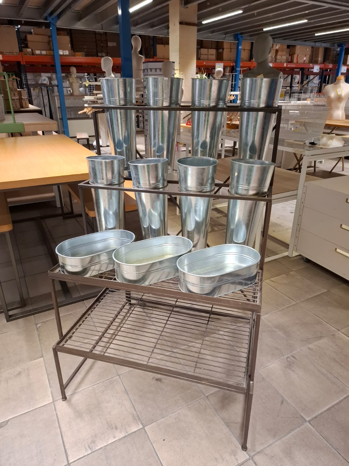 Présentoir fleuriste métallique marron – 4 niveaux