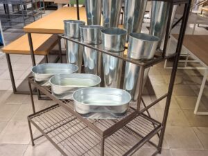 Présentoir fleuriste métallique marron – 4 niveaux