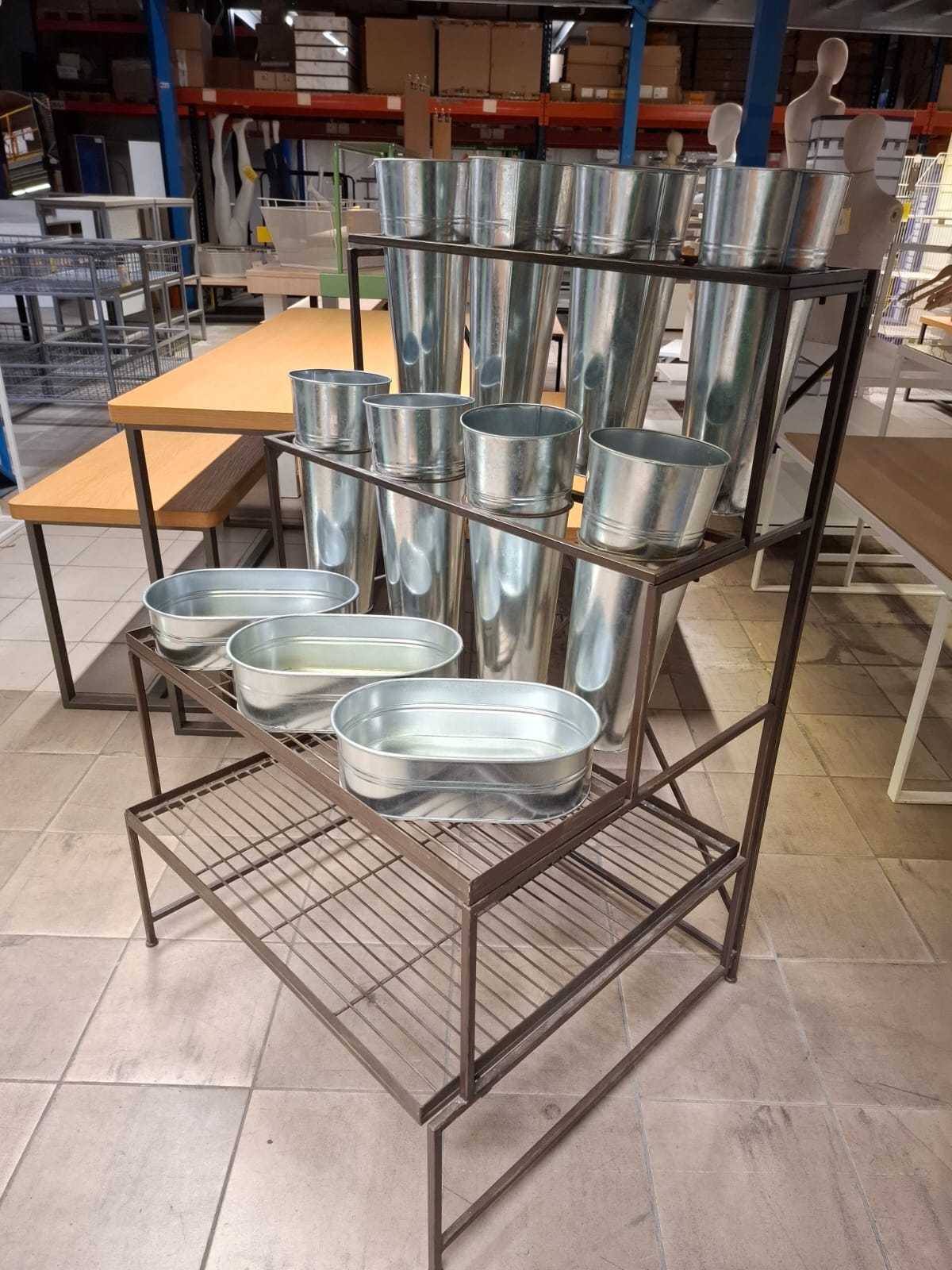 Présentoir fleuriste métallique marron – 4 niveaux