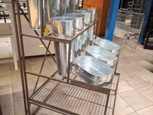 Présentoir fleuriste métallique marron – 4 niveaux