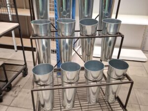 Présentoir fleuriste métallique marron – 4 niveaux