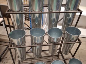 Présentoir fleuriste métallique marron – 4 niveaux