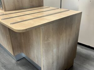 Comptoir d’accueil avec PMR en bois – L160 cm