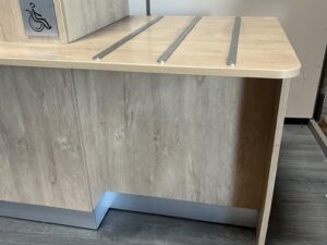 Comptoir d’accueil avec PMR en bois – L160 cm