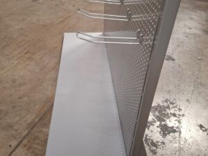 Présentoir mural perforé avec broches métallique gris – H228 cm