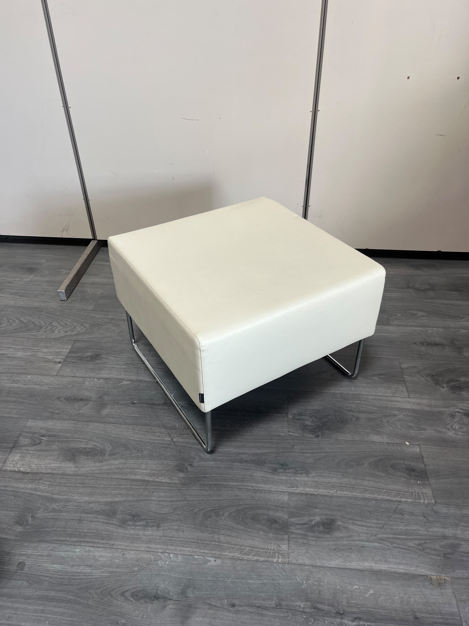 Banquette modulable 2 éléments en simili cuir beige