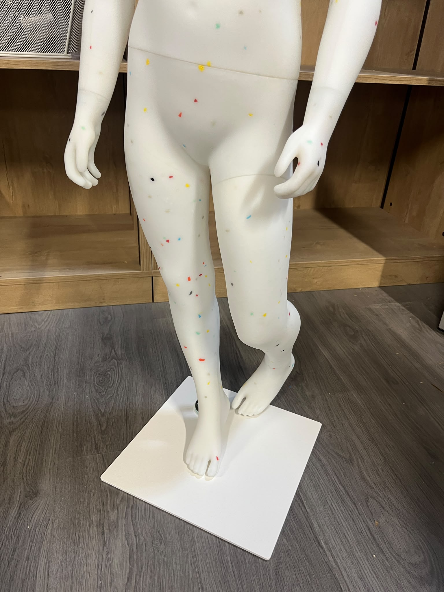 Mannequin enfant 5-6 ans en PVC blanc moucheté