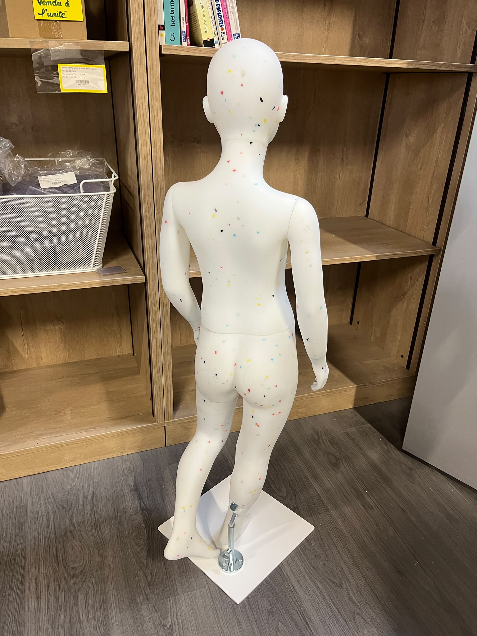 Mannequin enfant 5-6 ans en PVC blanc moucheté