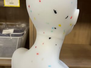 Mannequin enfant 5-6 ans en PVC blanc moucheté