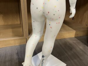 Mannequin enfant 5-6 ans en PVC blanc moucheté