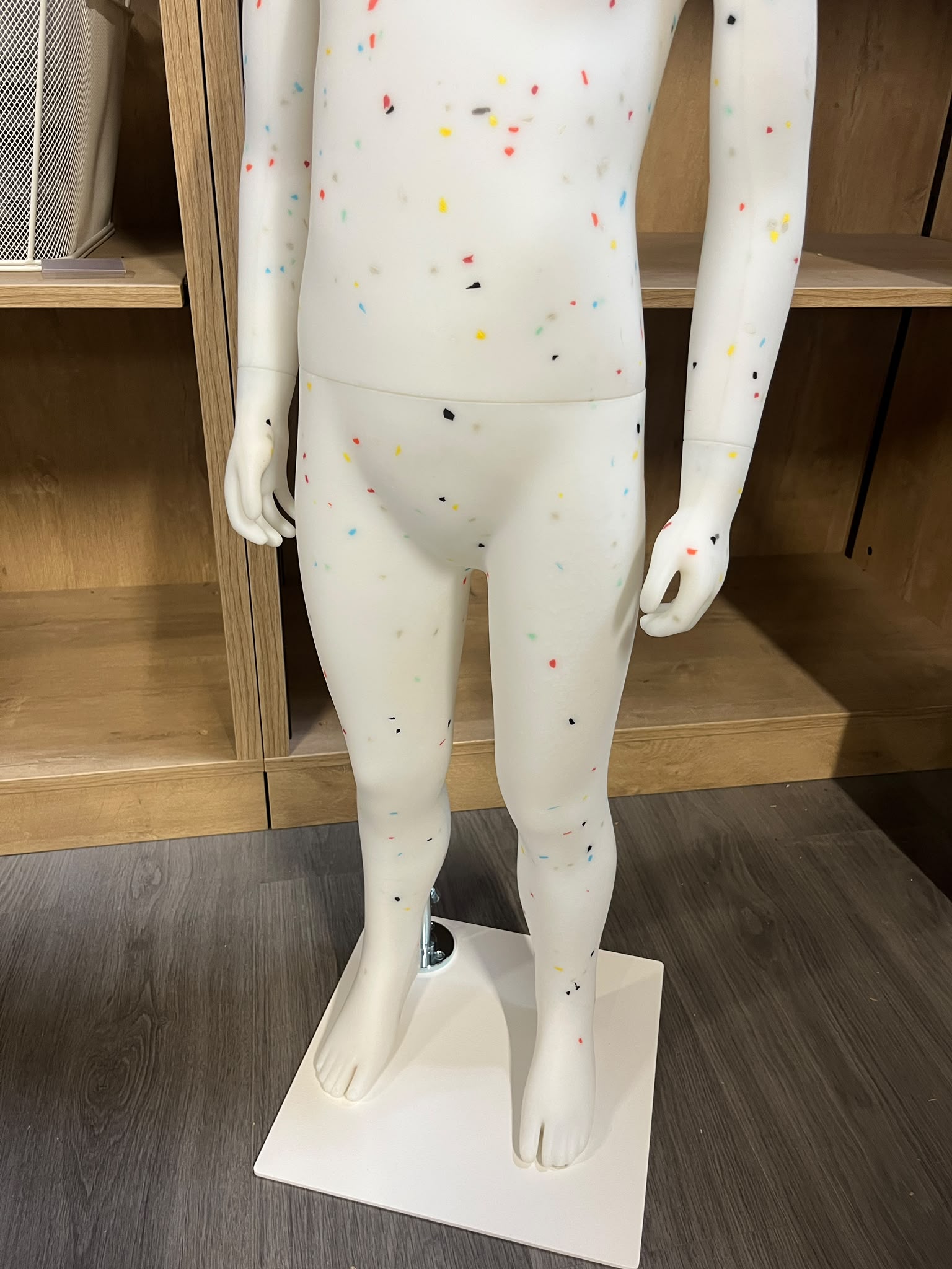 Mannequin enfant 5-6 ans en PVC blanc moucheté