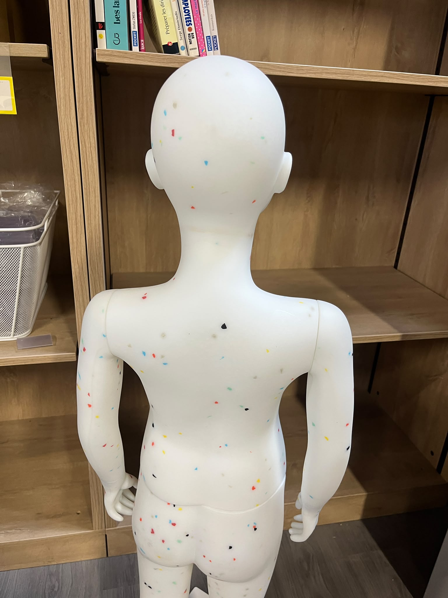 Mannequin enfant 5-6 ans en PVC blanc moucheté