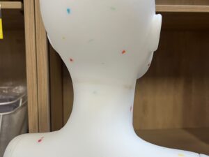 Mannequin enfant 5-6 ans en PVC blanc moucheté