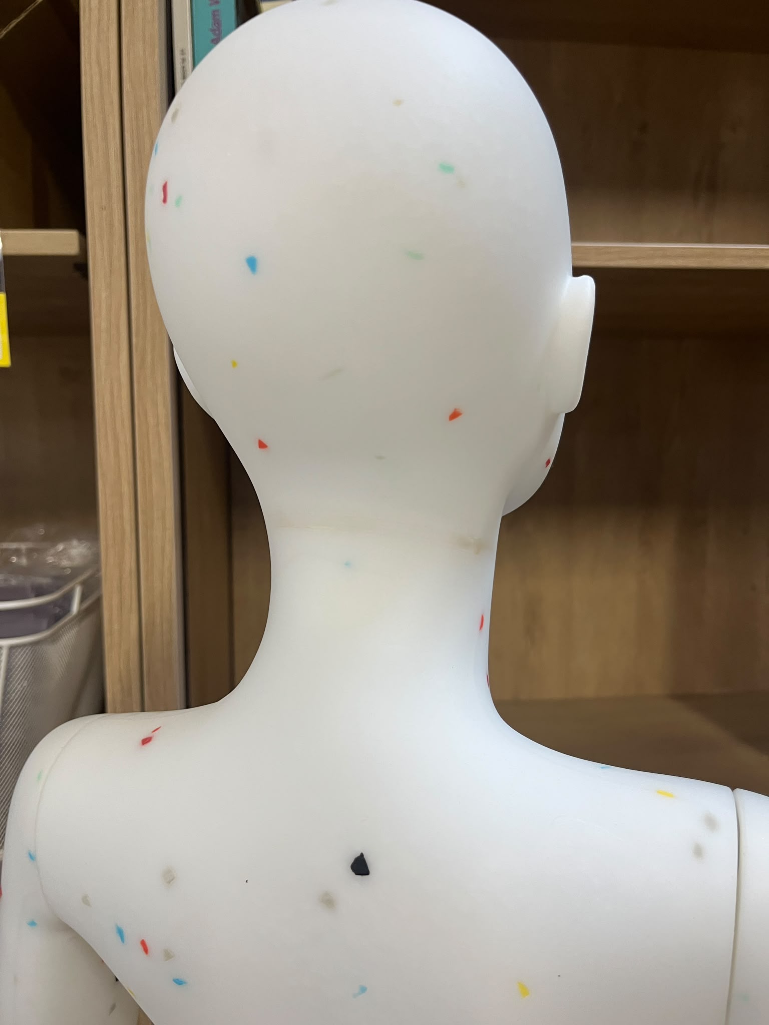 Mannequin enfant 5-6 ans en PVC blanc moucheté