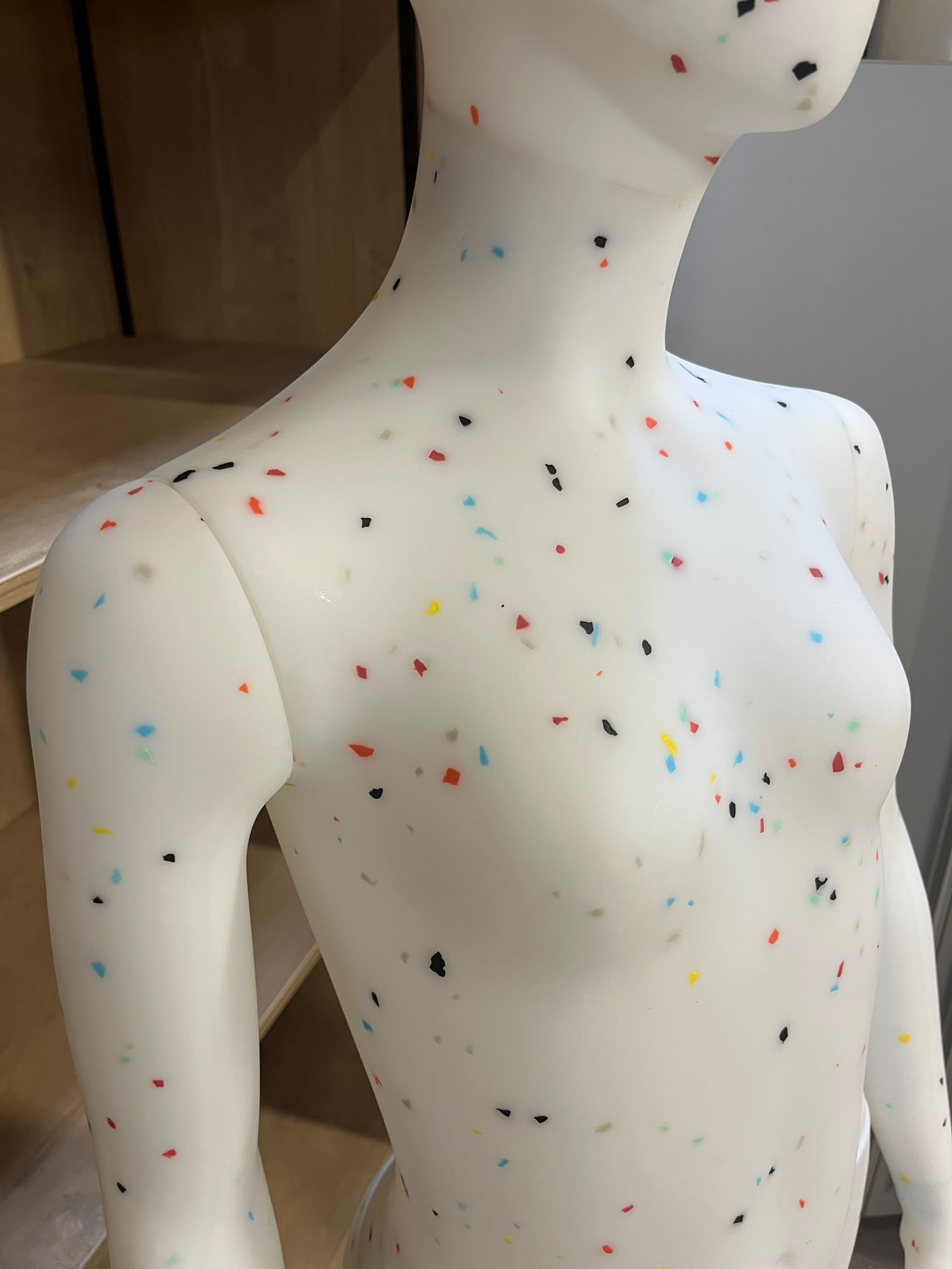 Mannequin fille enfant/ado 12-13 ans en PVC blanc moucheté