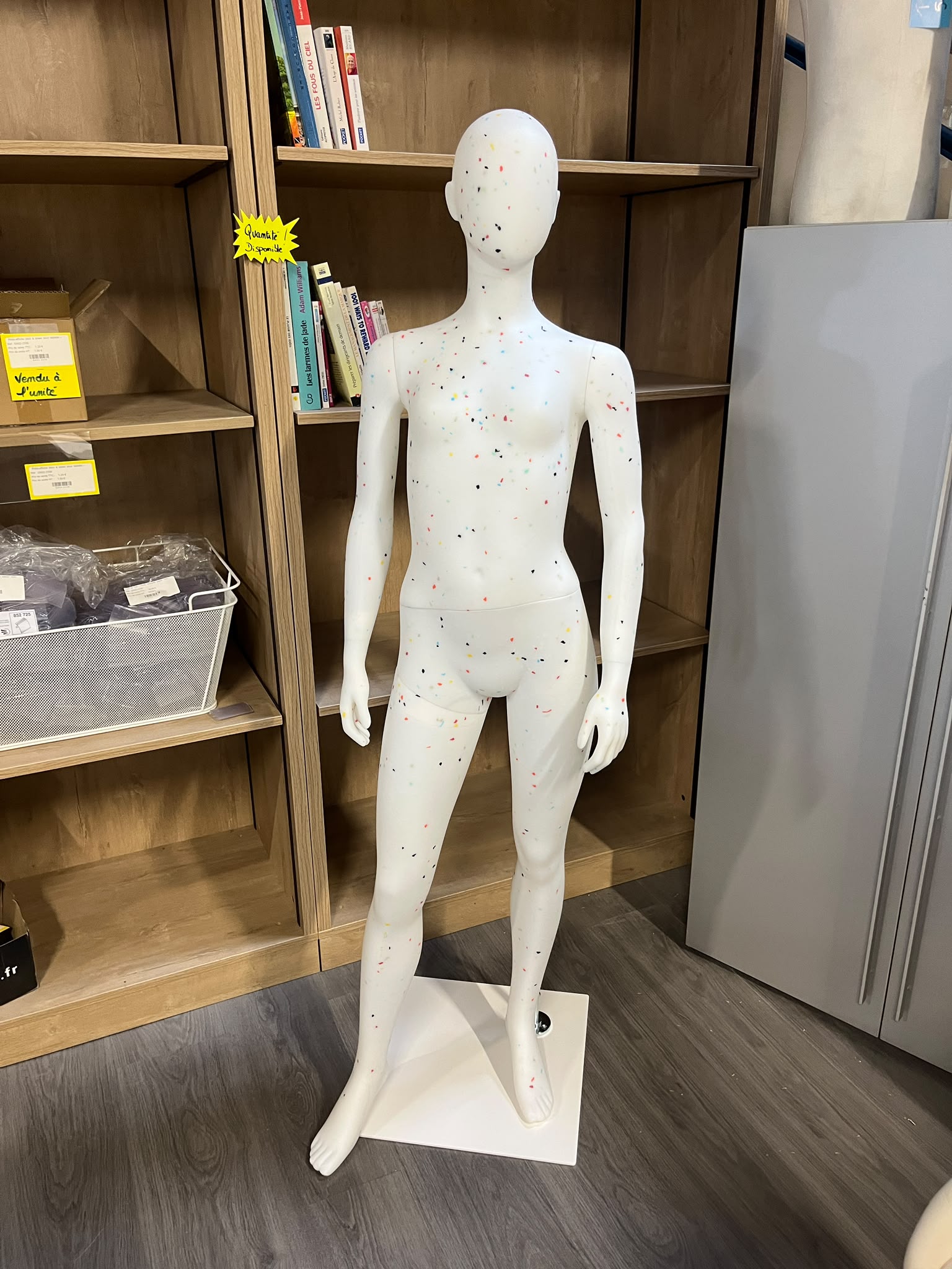 Mannequin fille enfant/ado 12-13 ans en PVC blanc moucheté