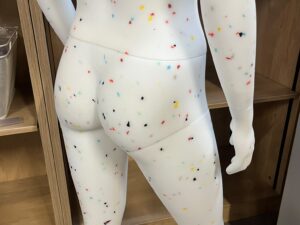 Mannequin fille enfant/ado 12-13 ans en PVC blanc moucheté