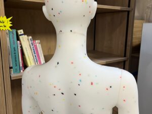Mannequin fille enfant/ado 12-13 ans en PVC blanc moucheté