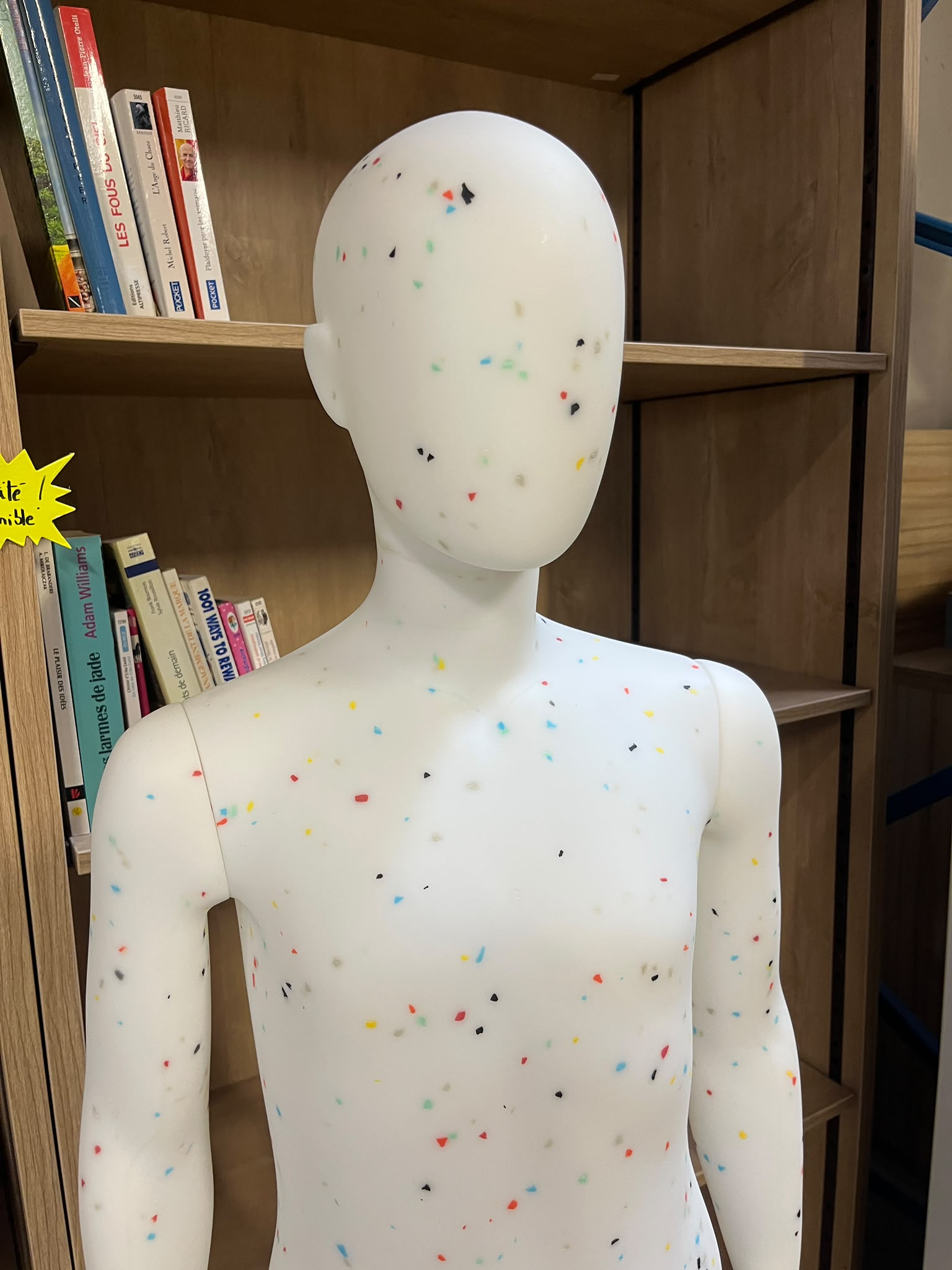 Mannequin garçon enfant/ado 13-14 ans en PVC blanc moucheté