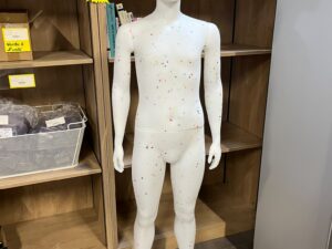 Mannequin garçon enfant/ado 13-14 ans en PVC blanc moucheté