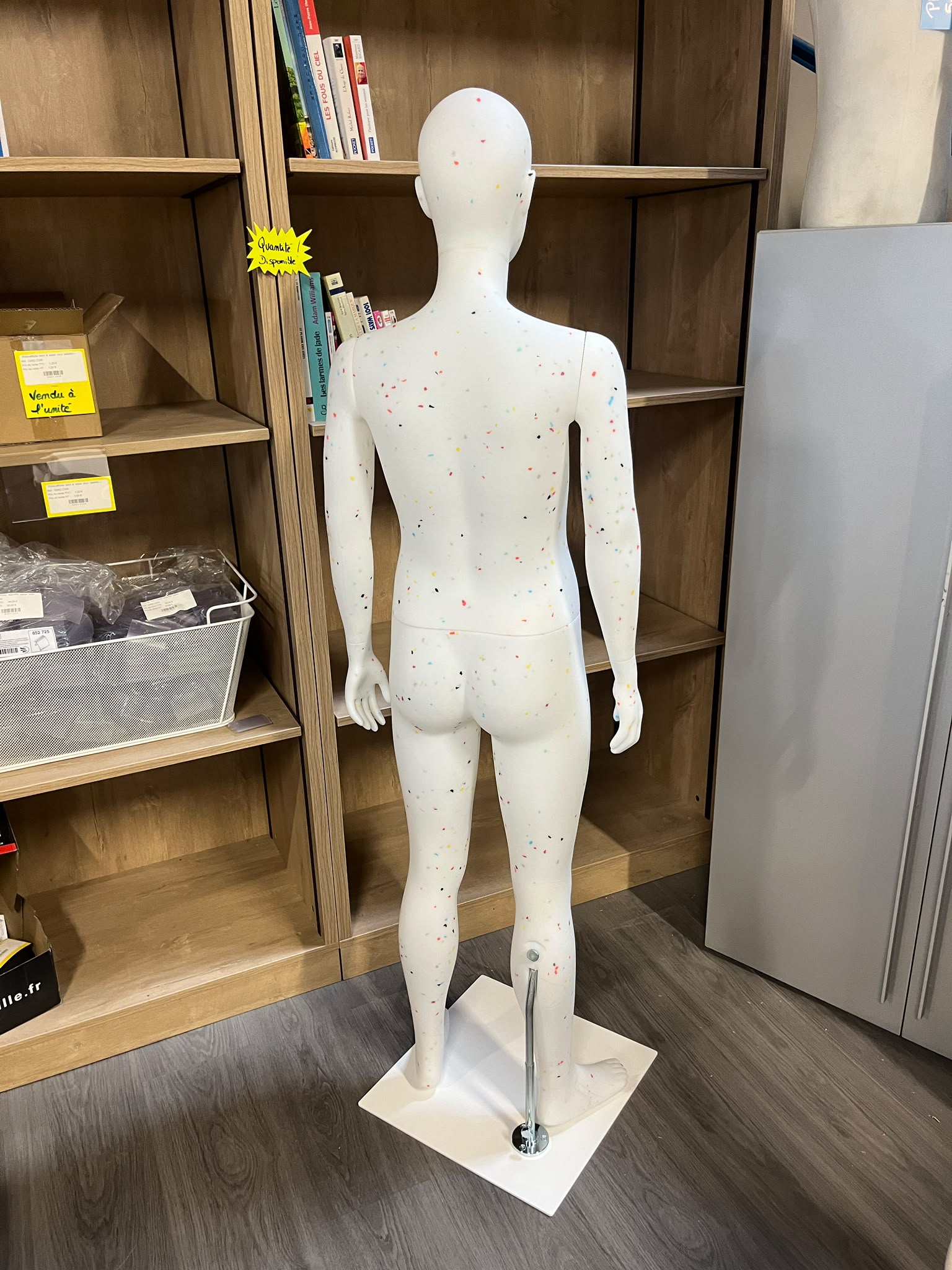 Mannequin garçon enfant/ado 13-14 ans en PVC blanc moucheté