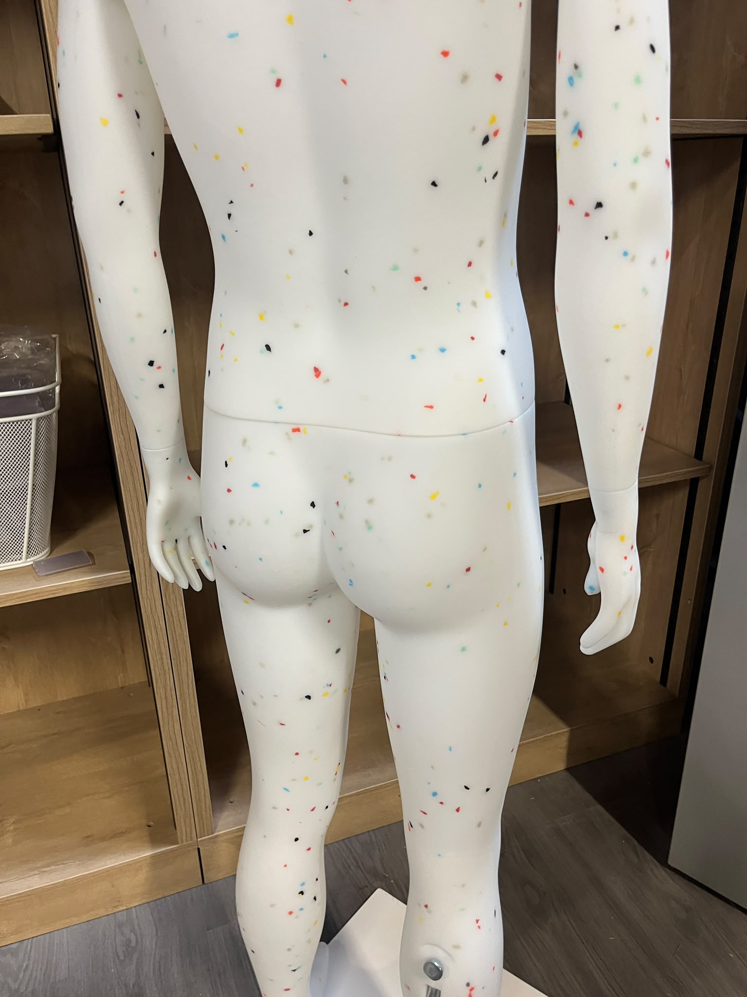 Mannequin garçon enfant/ado 13-14 ans en PVC blanc moucheté
