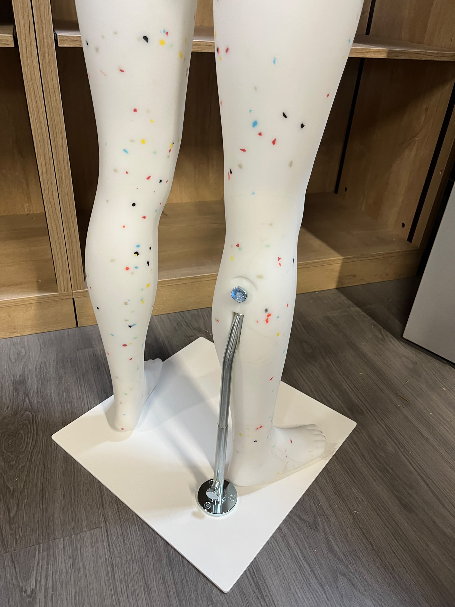 Mannequin garçon enfant/ado 13-14 ans en PVC blanc moucheté