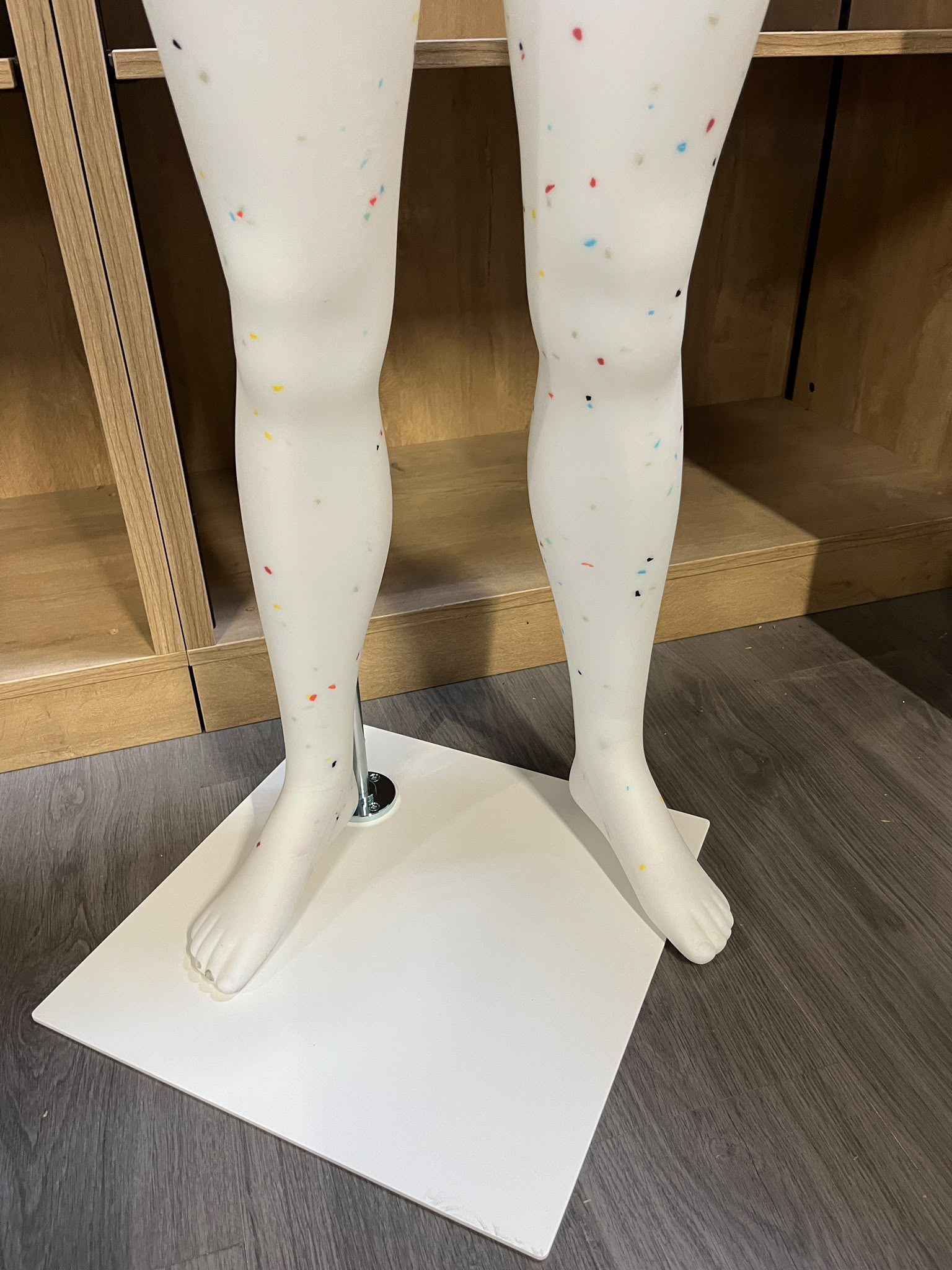 Mannequin garçon enfant/ado 13-14 ans en PVC blanc moucheté
