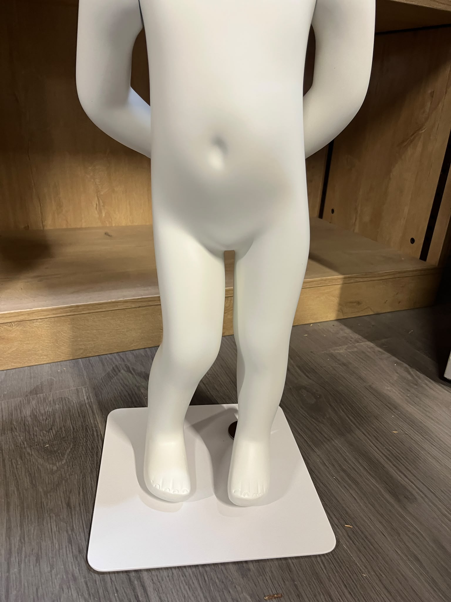 Mannequin bébé 12 mois en fibre de verre blanc