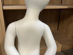 Mannequin bébé 12 mois en fibre de verre blanc