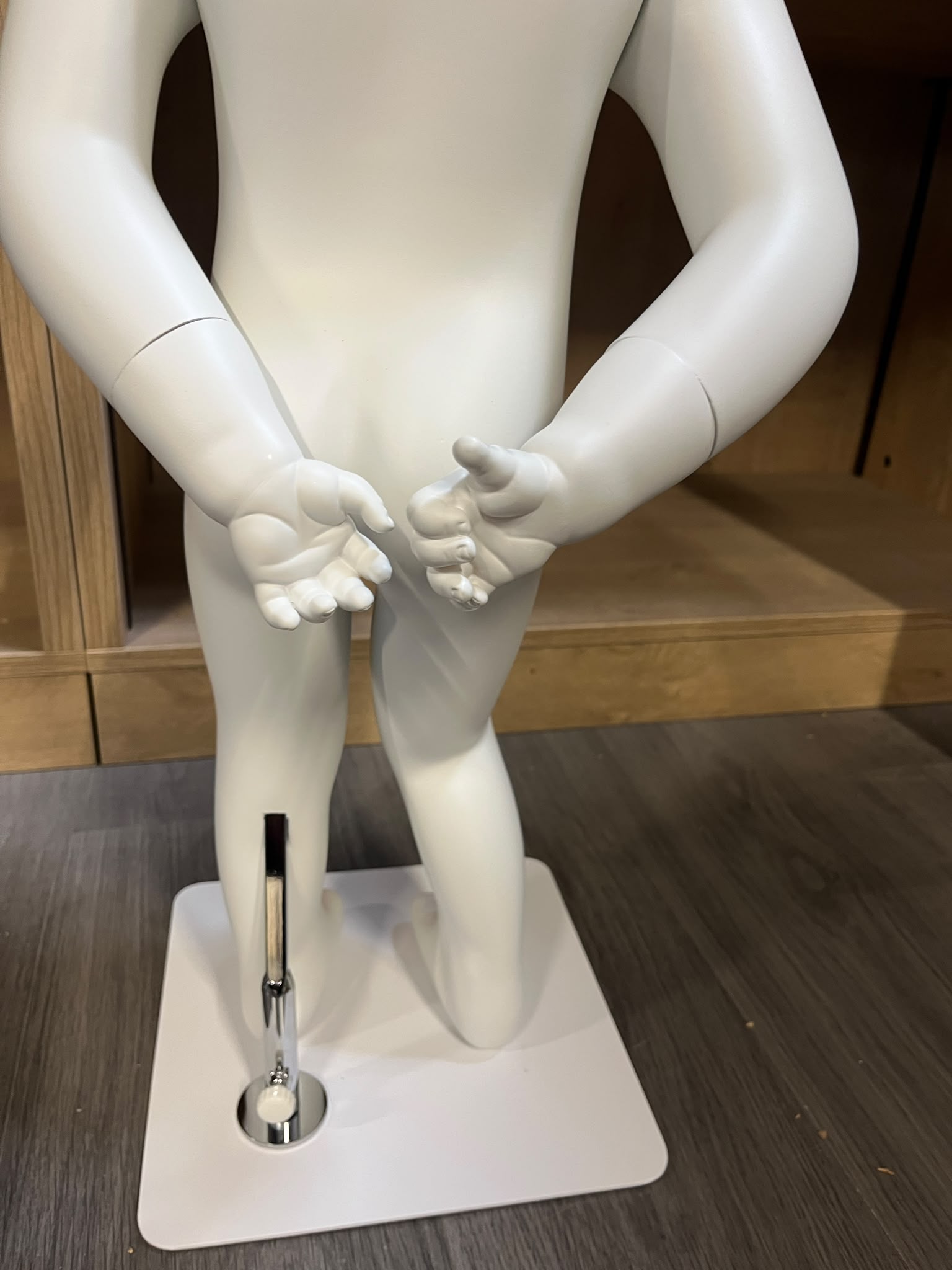 Mannequin bébé 12 mois en fibre de verre blanc