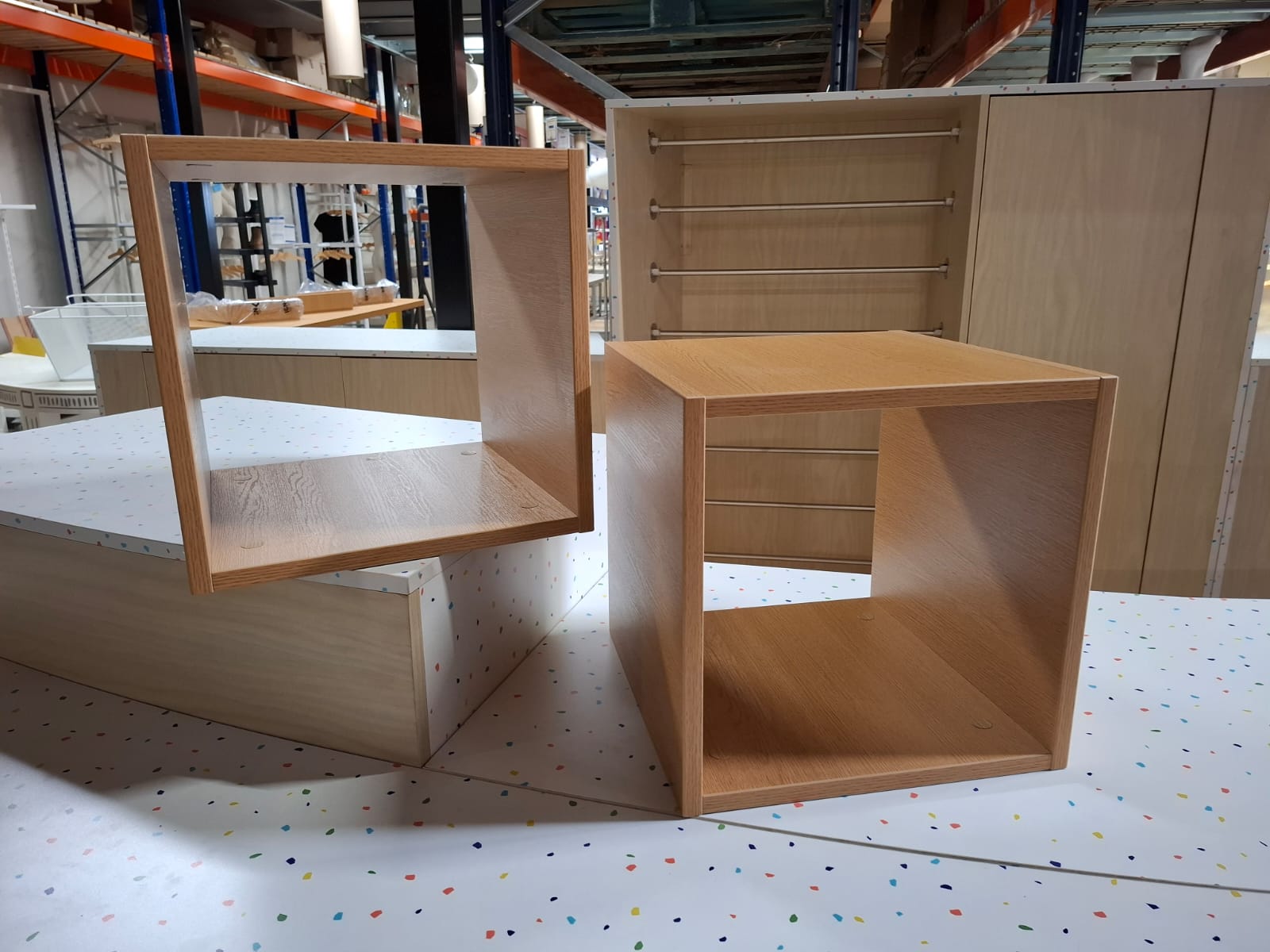 Lot de 2 niches en bois à poser – 38x38 cm