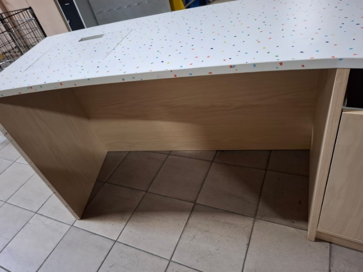 Comptoir et arrière-comptoir en bois moucheté coloré – L330 cm