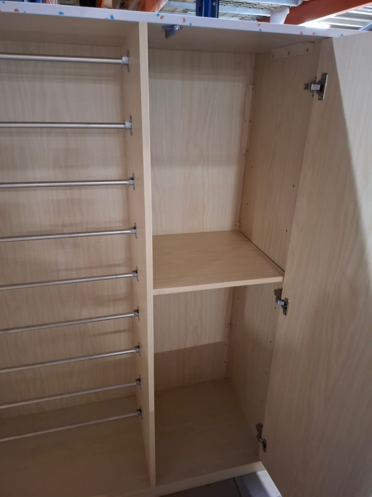 Comptoir et arrière-comptoir en bois moucheté coloré – L330 cm