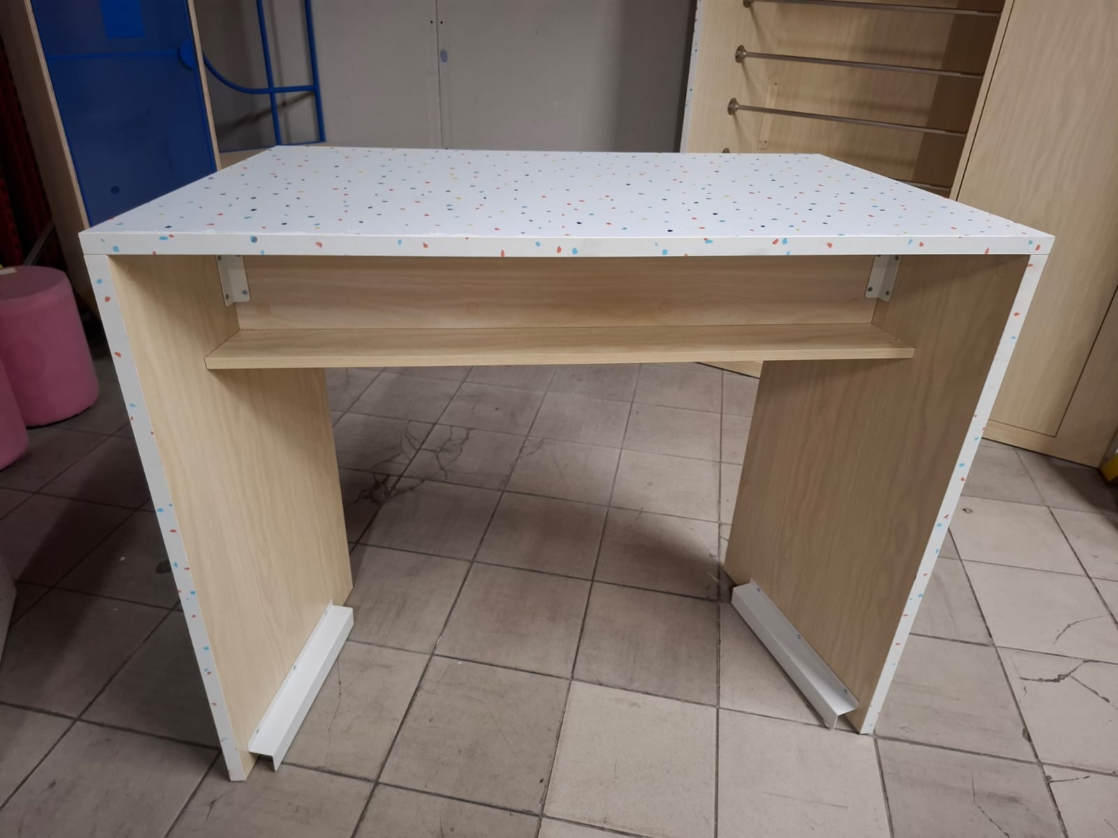 Meuble / table en bois – L110 cm