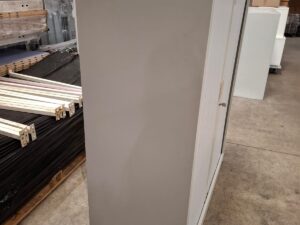 Armoire de bureau métallique grise avec clé – L120,5 cm