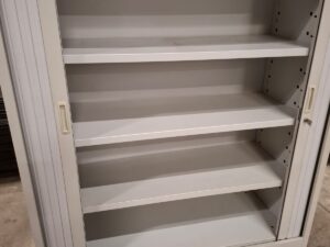 Armoire de bureau métallique grise avec clé – L120,5 cm