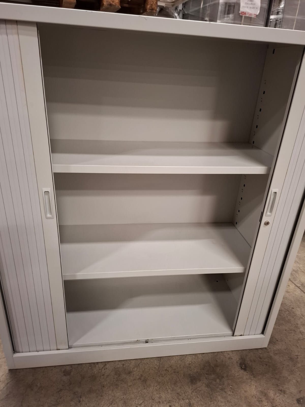 Armoire de bureau métallique grise sans clé – L120 cm
