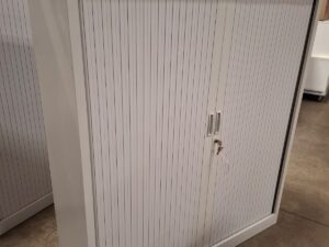 Armoire de bureau métallique grise avec clé – L120 cm