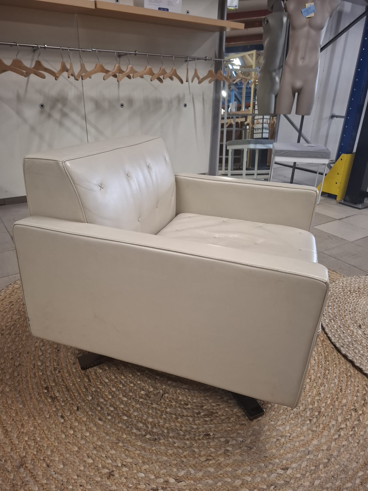 Fauteuil Ferrari Kennedee en cuir beige crème – Jean-Marie Massaud pour Poltrona Frau