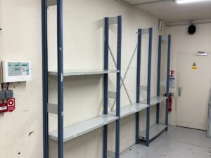 Lot de 3 étagères de stockage métalliques – L3,75 m
